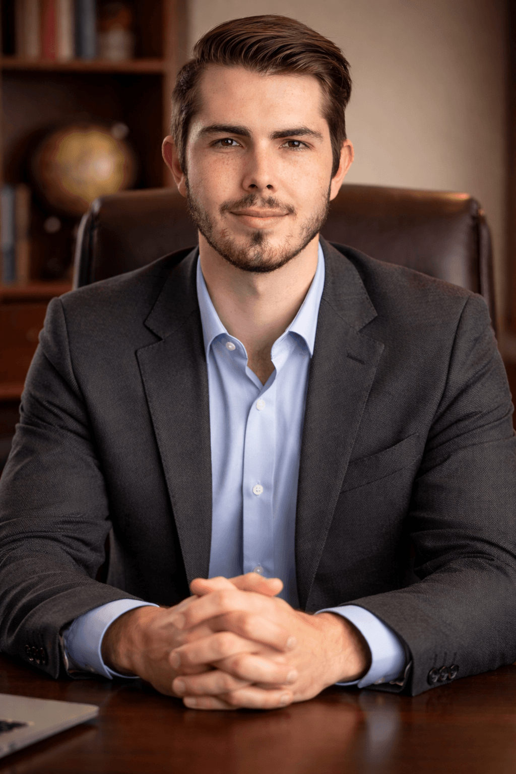 Elevate Your LinkedIn Profile with Perfect Professional Headshots