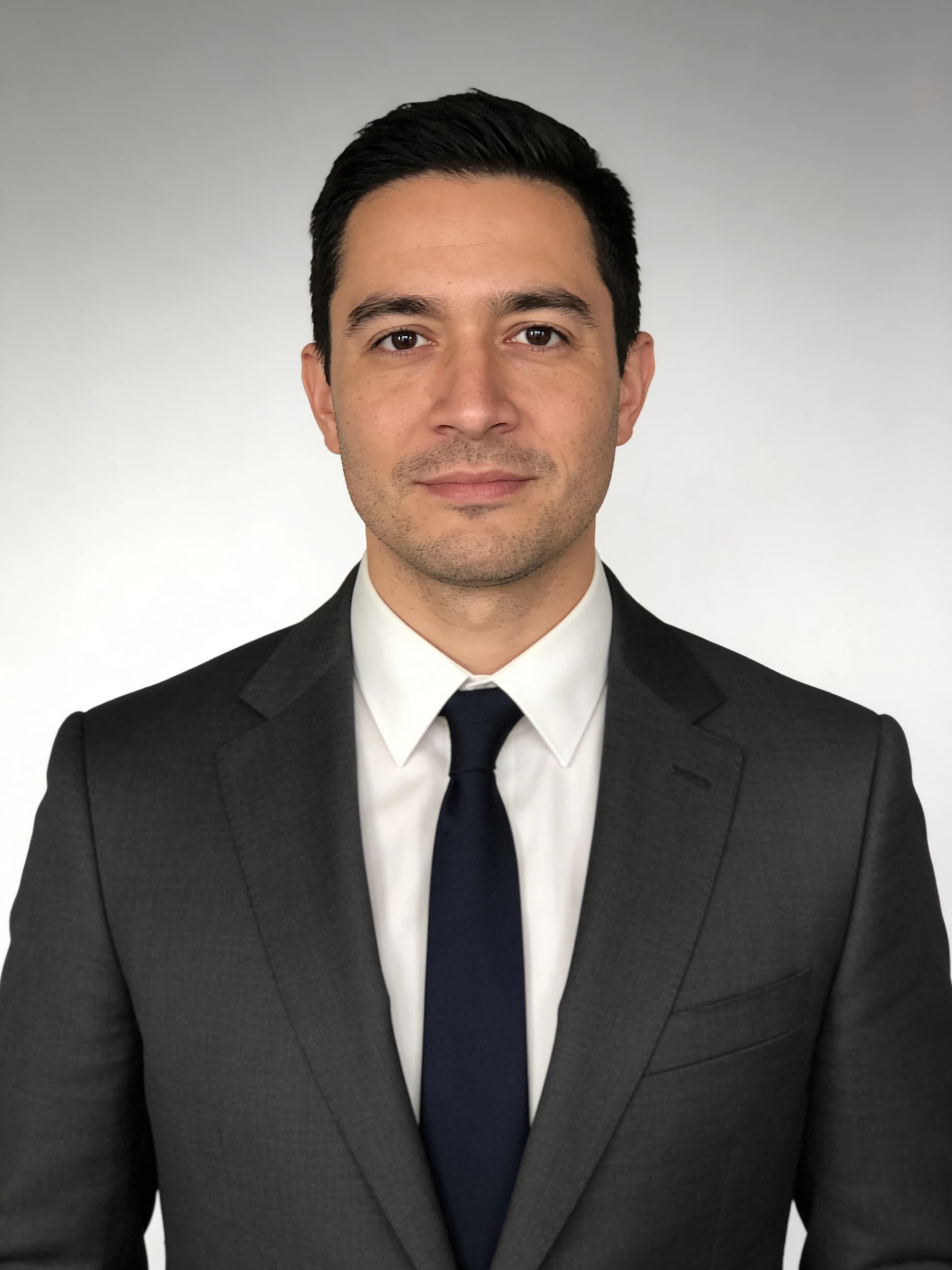 LinkedIn Profile Picture Tips for Medical Pros